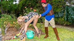 LilHumpers - Joslyn James Lil Lawn Gnome