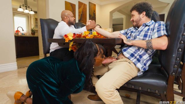 [BrazzersExxtra] YumTheeBoss & Ameena Green – Thankful For a Giving MILF