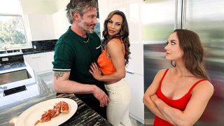 Mira Monroe, Essie Gotback Cum Together, Stay Together – BadMilfs