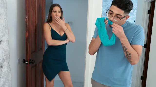 Desiree Dulce – Breed Me Now – MomWantsToBreed