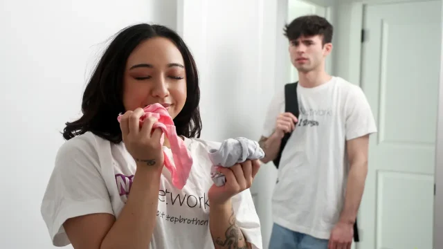 Liora Vane – Show Me Yours And Ill Show You Mine – BrattySis