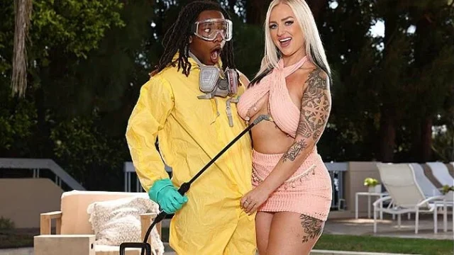 Elana Bunnz – Spraying To Cool Off – BlacksOnBlondes
